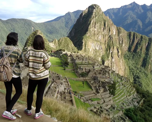 Tour Valle Sagrado & Machu Picchu 2D/1N Tour Valle Sagrado & Machu Picchu 2D/1N